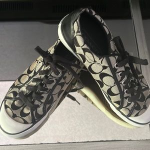 Vintage coach signature C’s shoes size 9.5 black white combination .